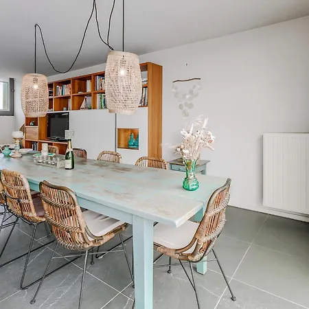 Blauwvoet 50- 0201p Апартаменты *